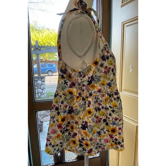 Old Navy Womens Sleeveless XL Flower Top With Tie Shoulder and Ruched Back - Picture 4 of 4
